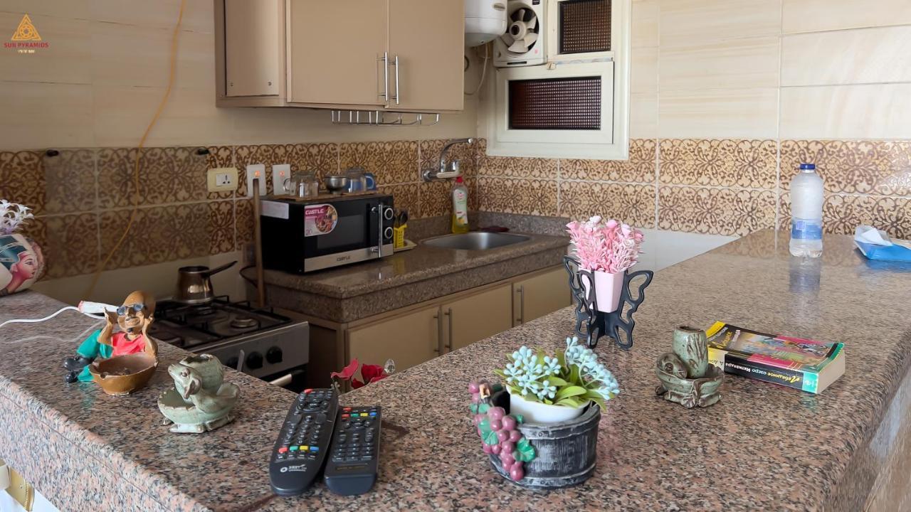 Full Pyramids View Apartment With Balcony For 8 P Kafret el-Gabal Exteriér fotografie