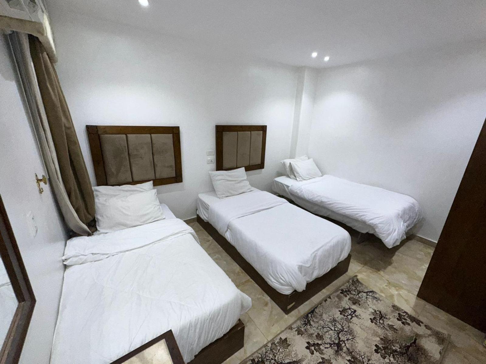 Full Pyramids View Apartment With Balcony For 8 P Kafret el-Gabal Exteriér fotografie