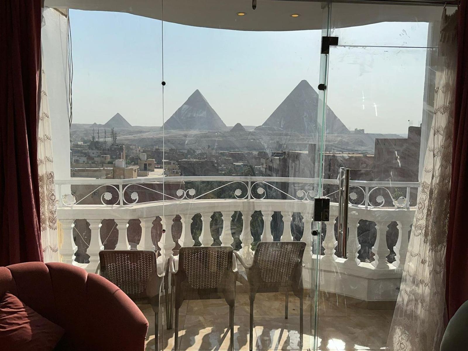 Full Pyramids View Apartment With Balcony For 8 P Kafret el-Gabal Exteriér fotografie